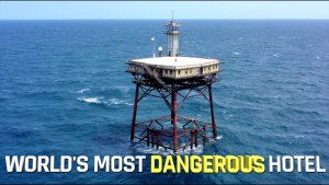 A Dangerous & Adventurous Platform Hotel For Sea Lovers