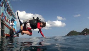 Crazy Faceplants & Scuba Entry Fails [videos]