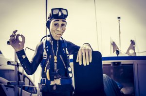 Solo Scuba Diving Safety Tips [Video]