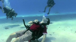 Funny Scuba Divers [Video]