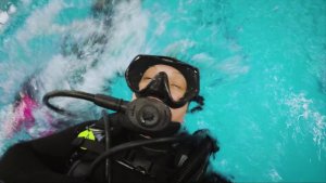 Natural Anti-Fog Eliminates The Fogging Mask Problem For Divers 