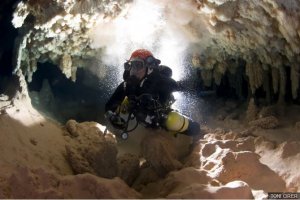 Diver Stuck In An Underwater Cave For Two Days 